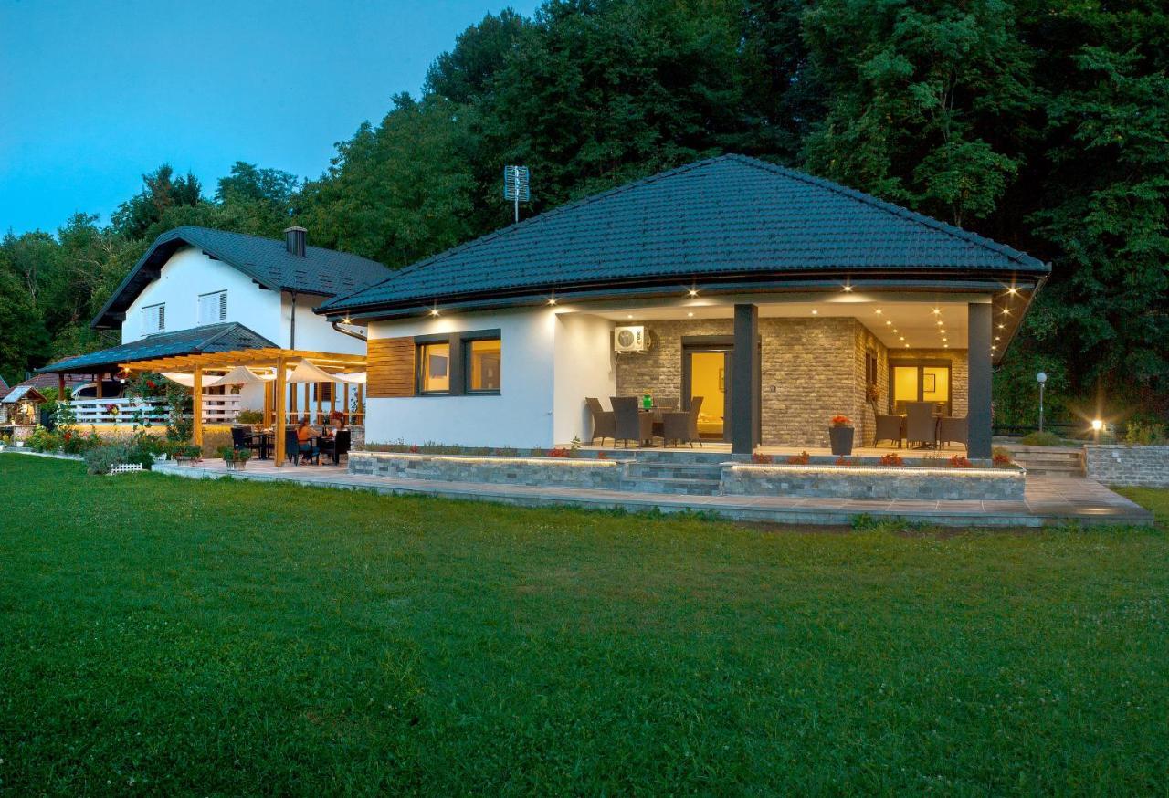 Apartments Oeneus Racic Екстериор снимка