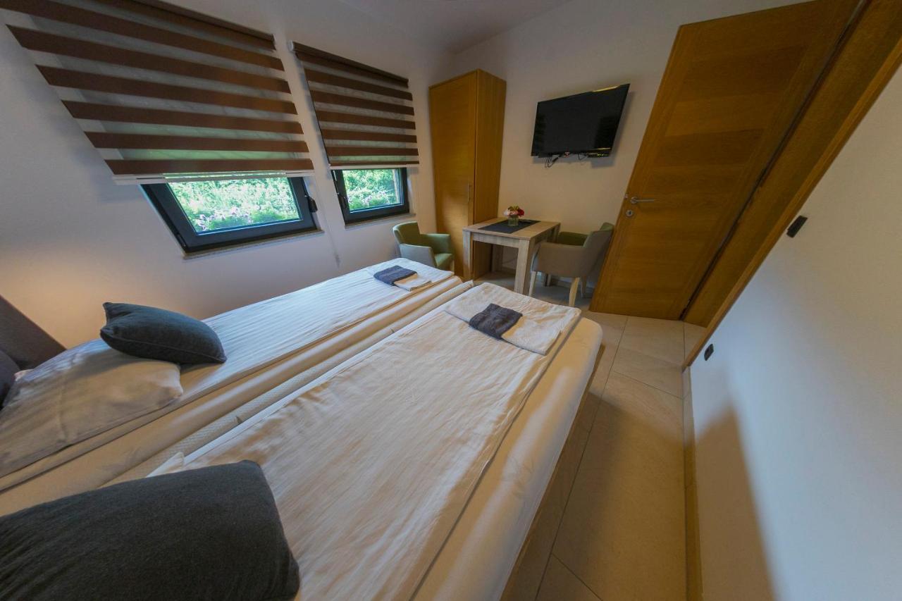 Apartments Oeneus Racic Екстериор снимка
