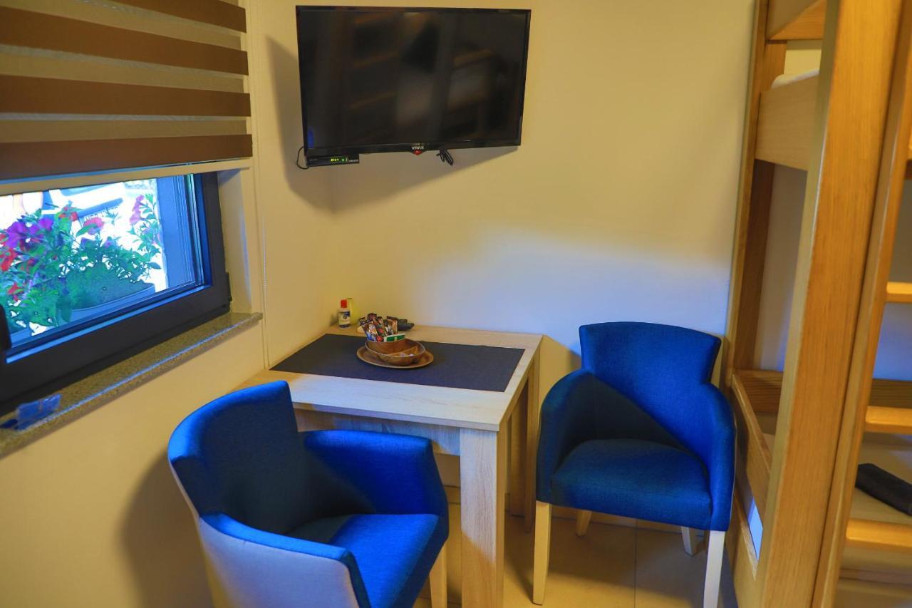 Apartments Oeneus Racic Екстериор снимка