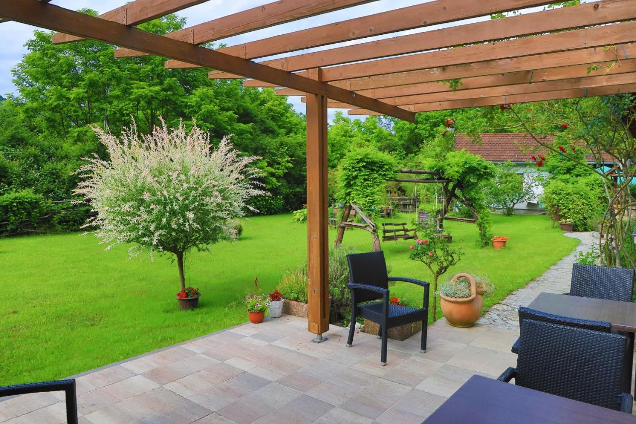 Apartments Oeneus Racic Екстериор снимка