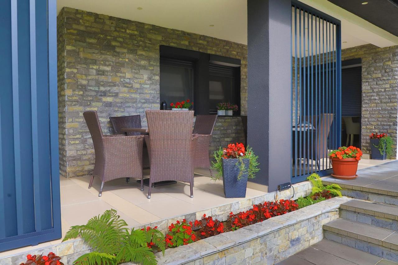 Apartments Oeneus Racic Екстериор снимка