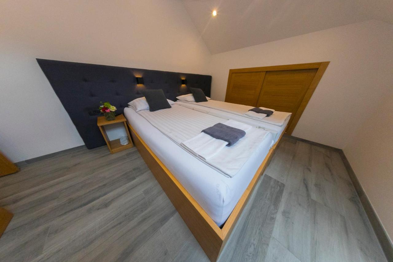 Apartments Oeneus Racic Екстериор снимка
